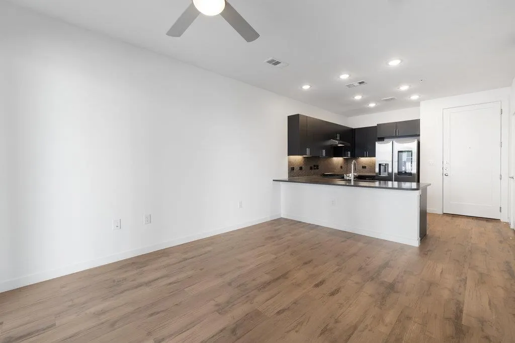 Photo 5 of 4801 SPRINGDALE RD #1106