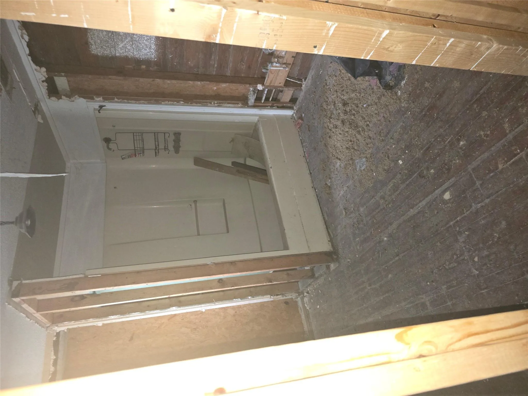 Photo 4 of 901 W 5TH ST
