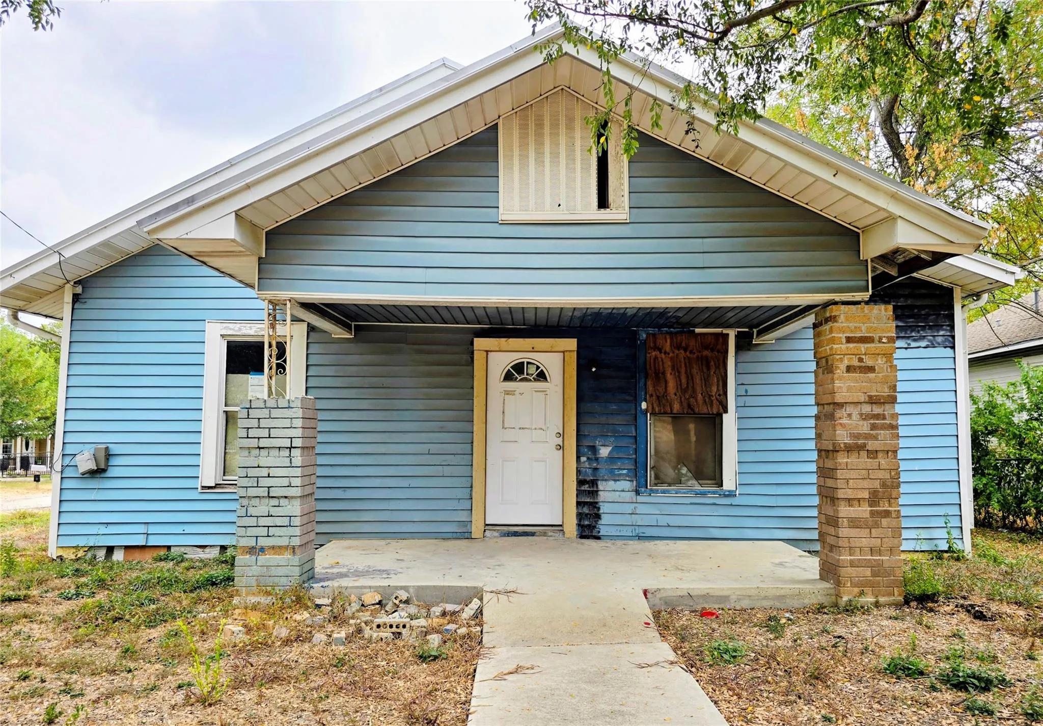 Photo of 901 W 5TH ST, Taylor, TX, 76574