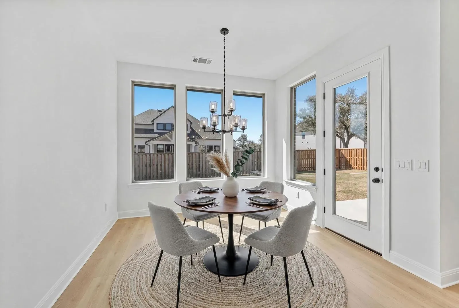 Photo 4 of 308 BUCKAROO DR