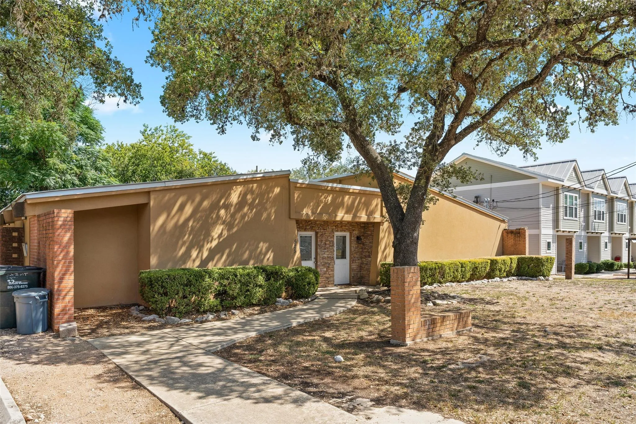 Photo of 521 & 525 W HUTCHISON ST, San Marcos, TX, 78666