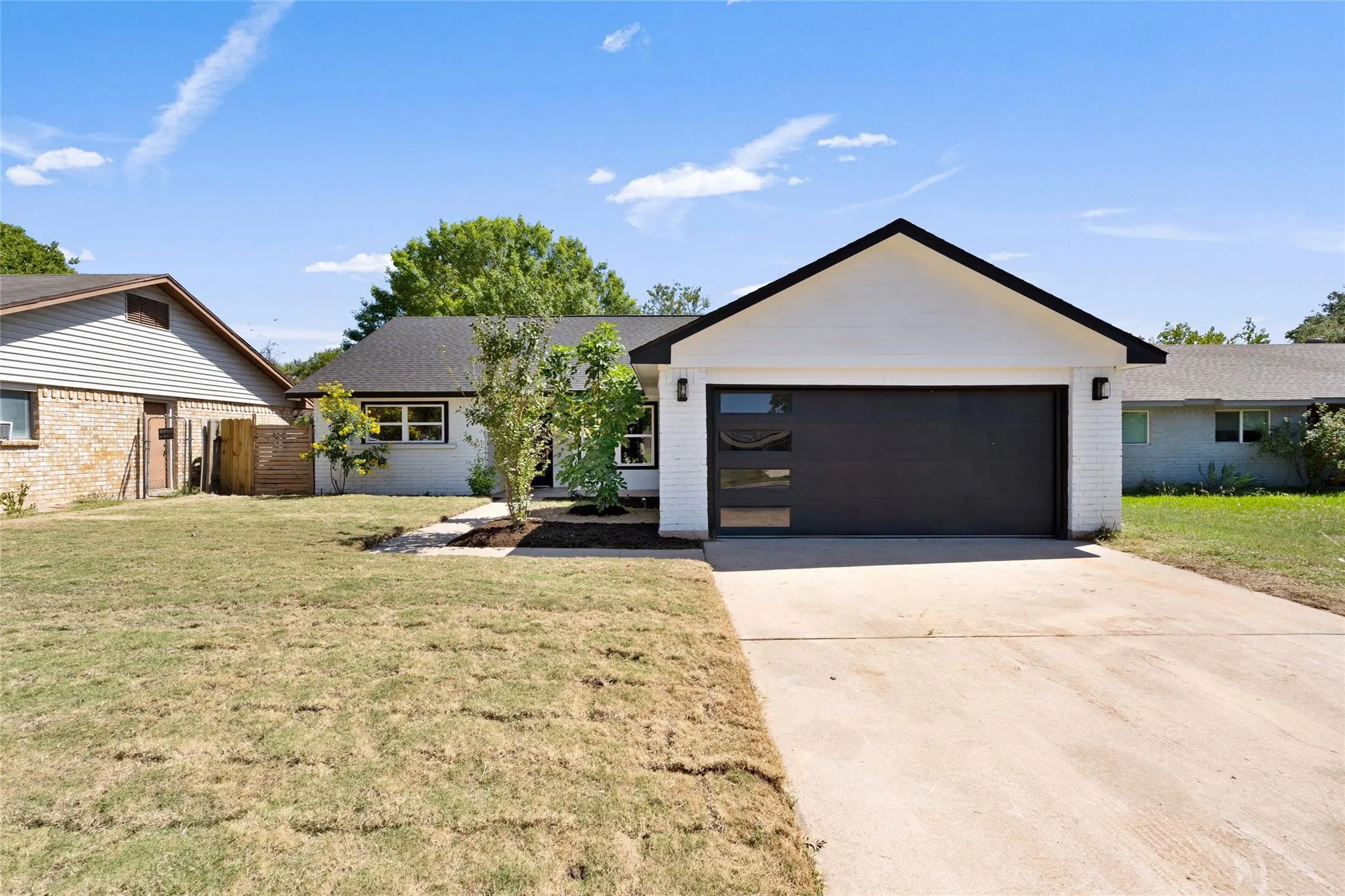 Photo 2 of 6901 WINDRIFT WAY