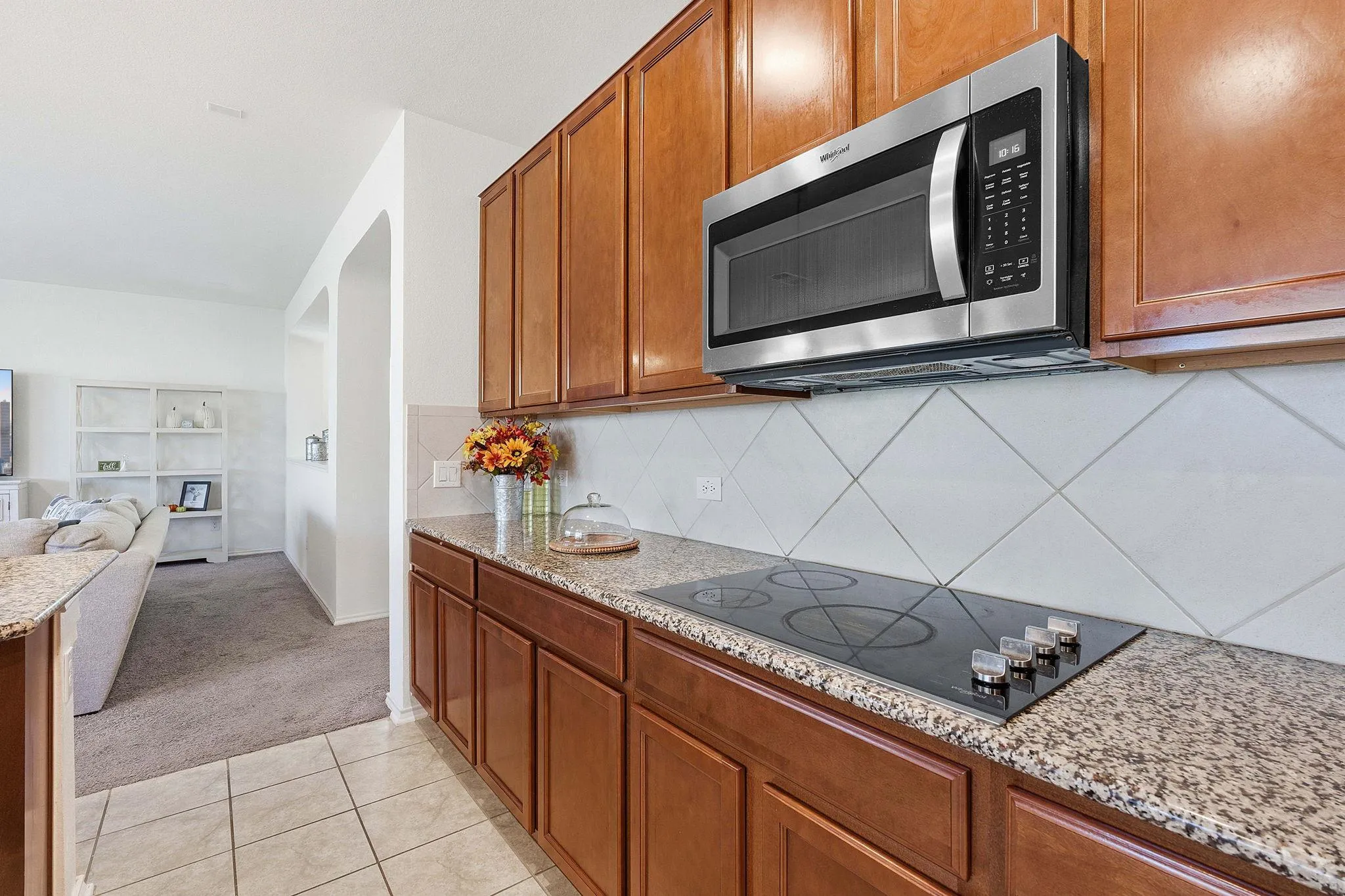 Photo 5 of 209 KENNICOTT DR
