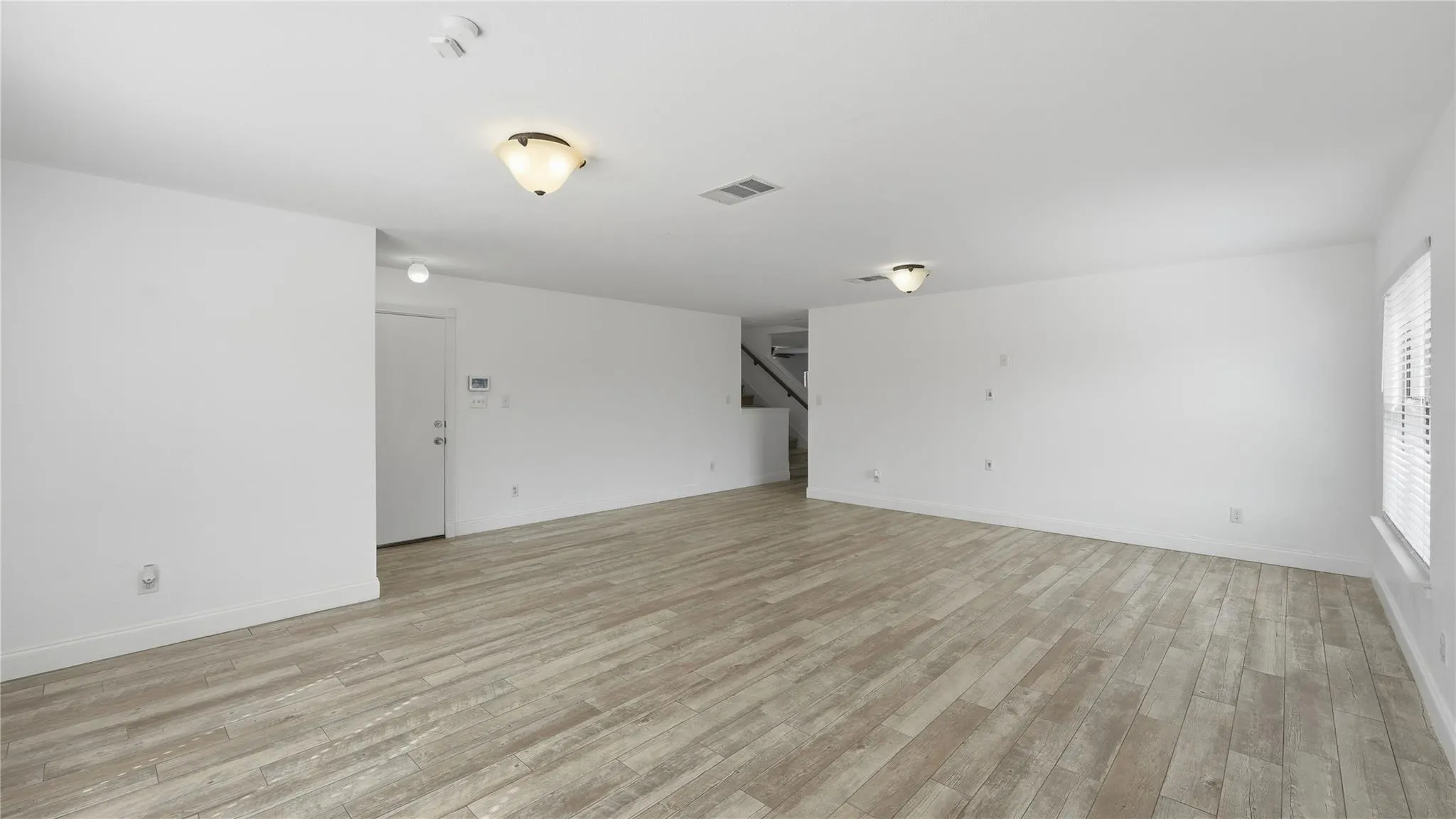 Photo 5 of 585 SIEBERT DR