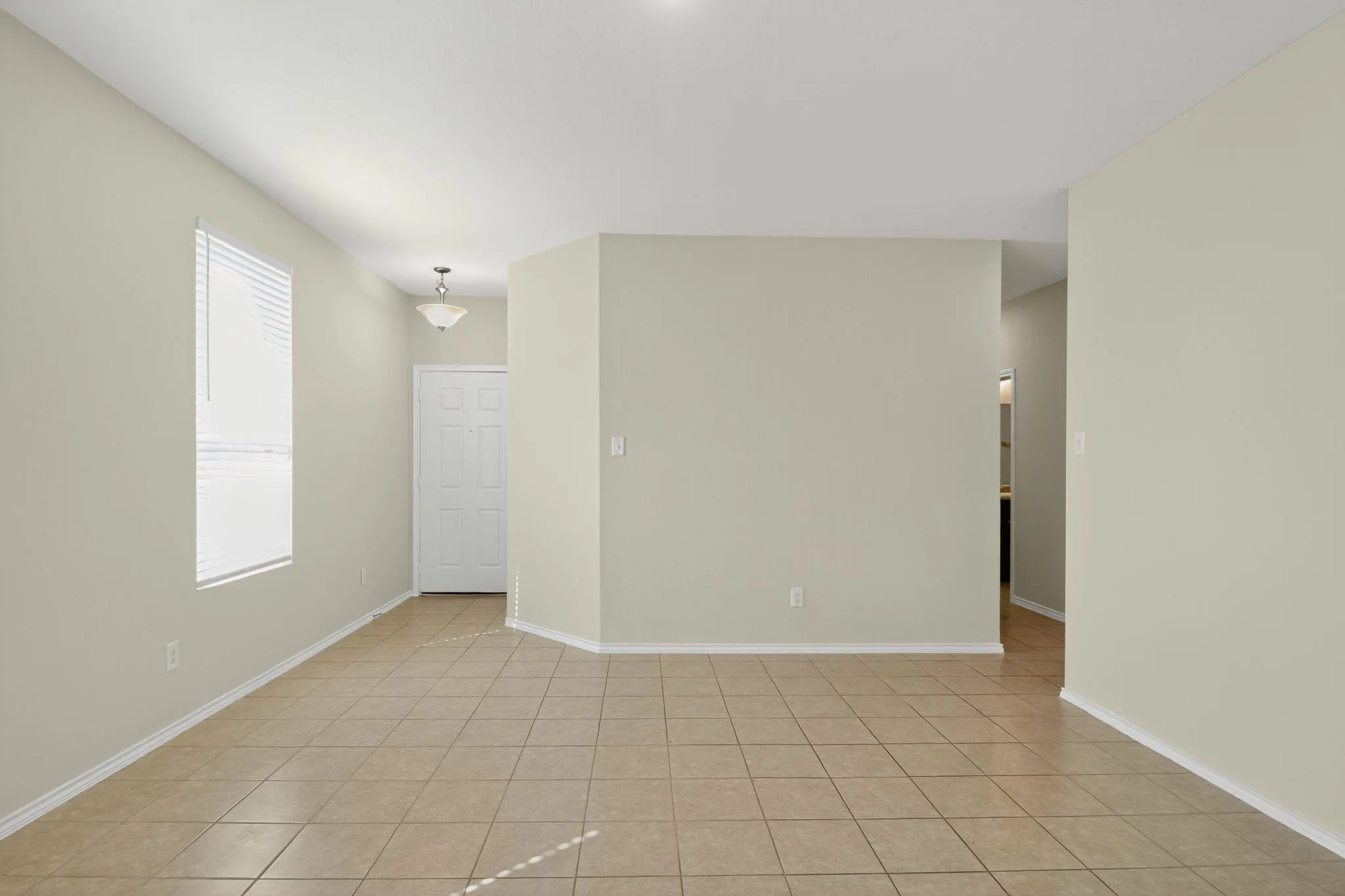 Photo 5 of 137 MIRACLE DR