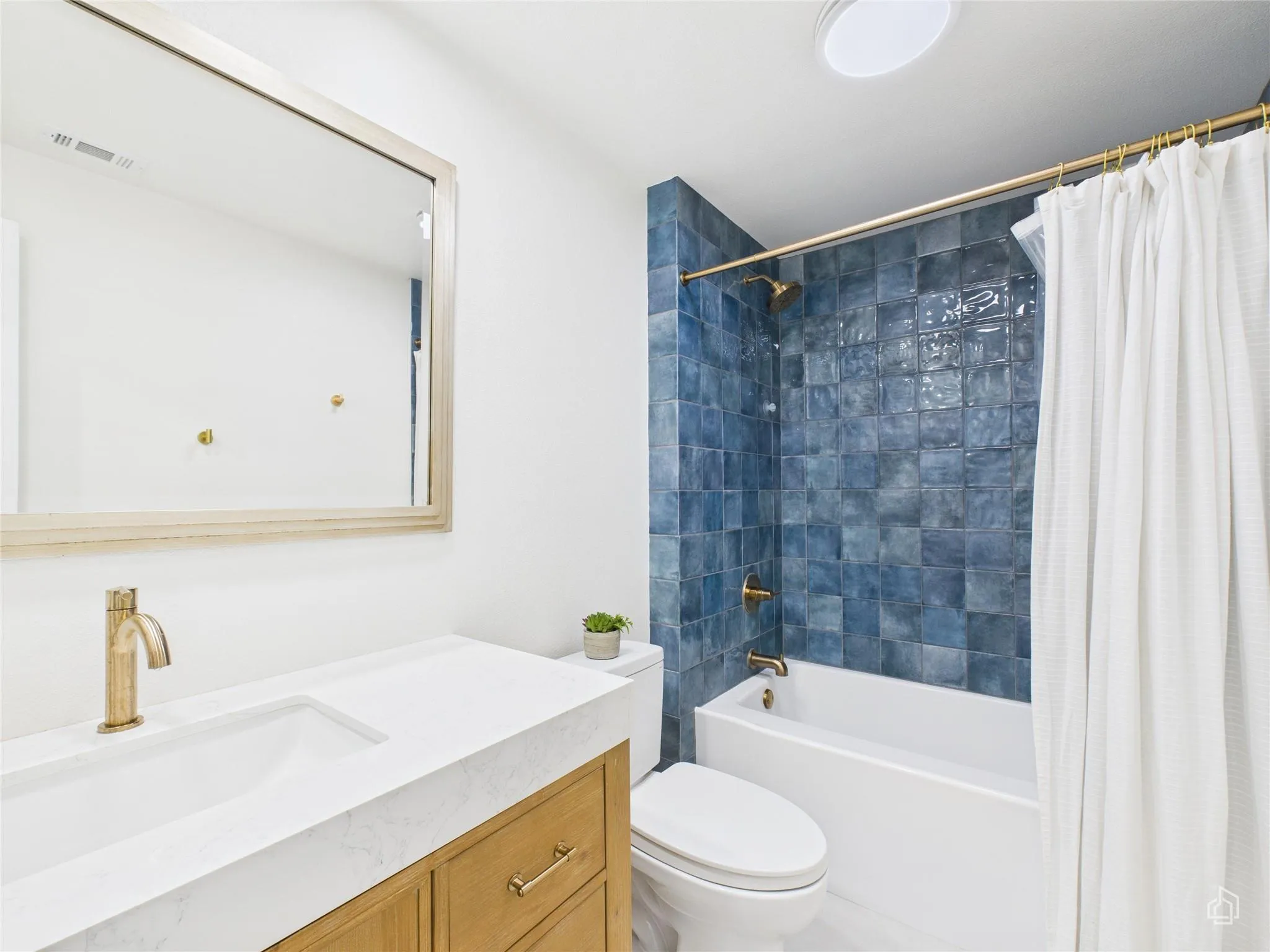 Photo 5 of 1404 LANCE WAY