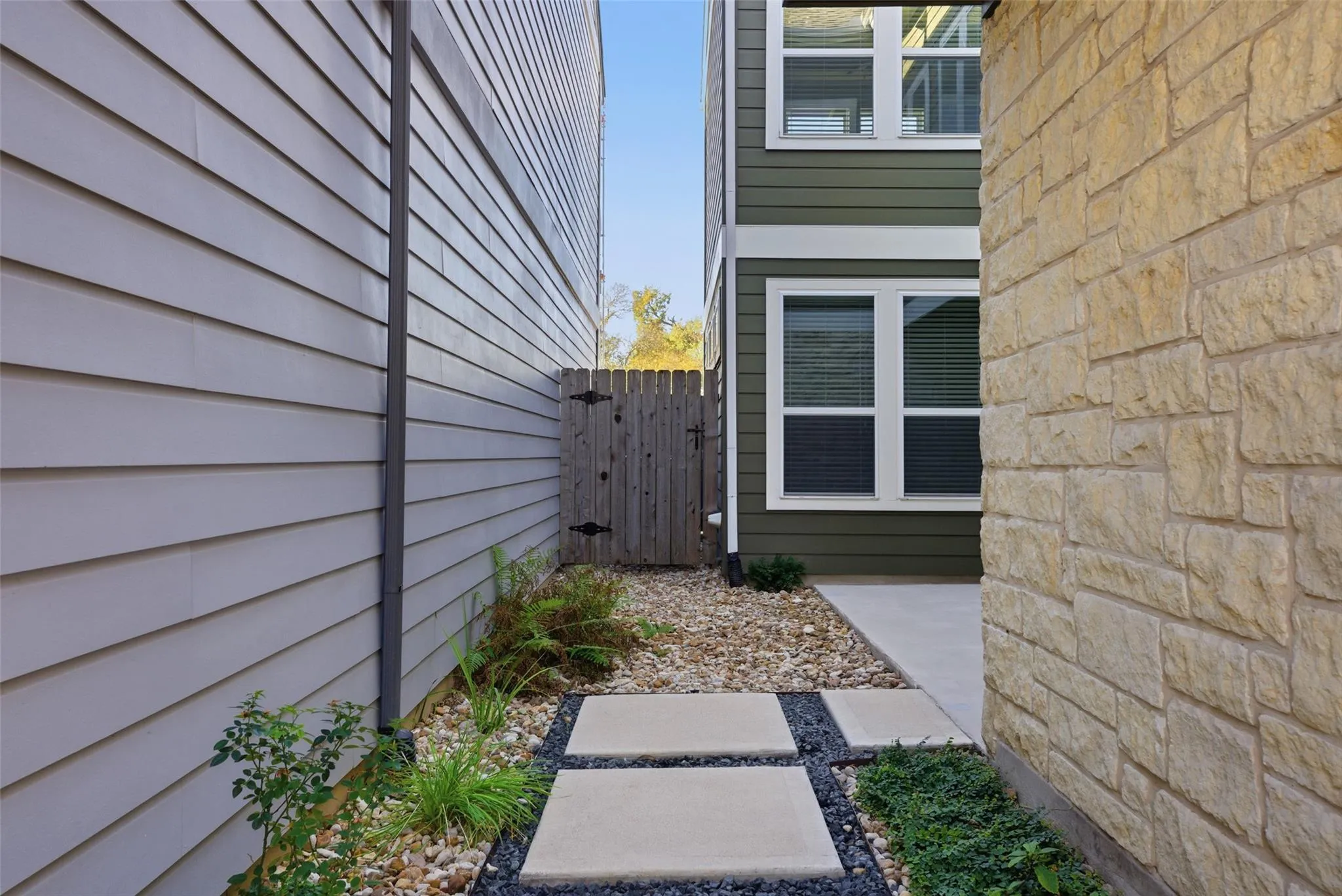 Photo 3 of 12604 RED SPARROW ST #14