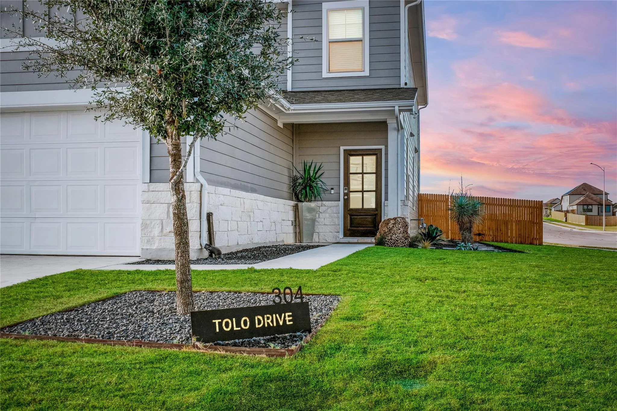 Photo 2 of 304 TOLO DR