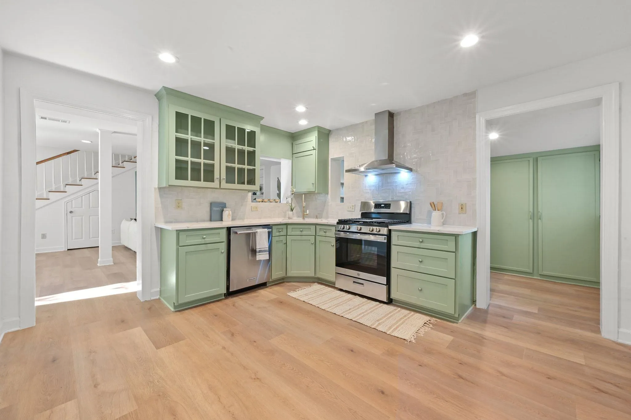 Photo 4 of 2902 OAKMONT BLVD