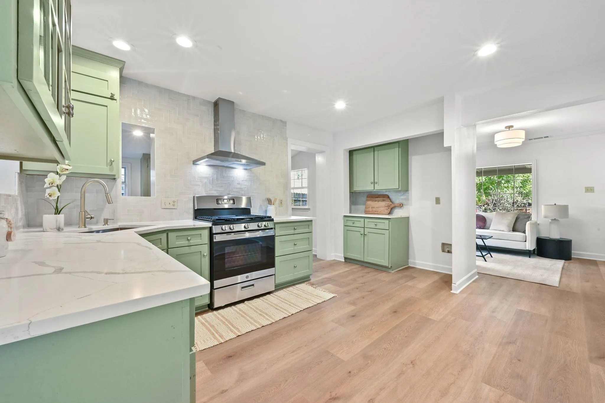 Photo 3 of 2902 OAKMONT BLVD
