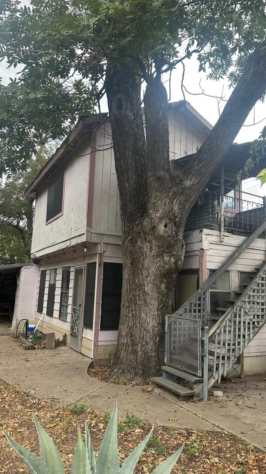Photo 2 of 40 WALLER ST