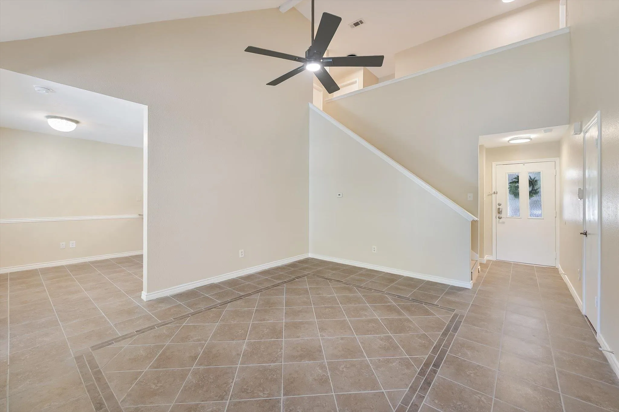 Photo 3 of 6808 LUCKENBACH LN