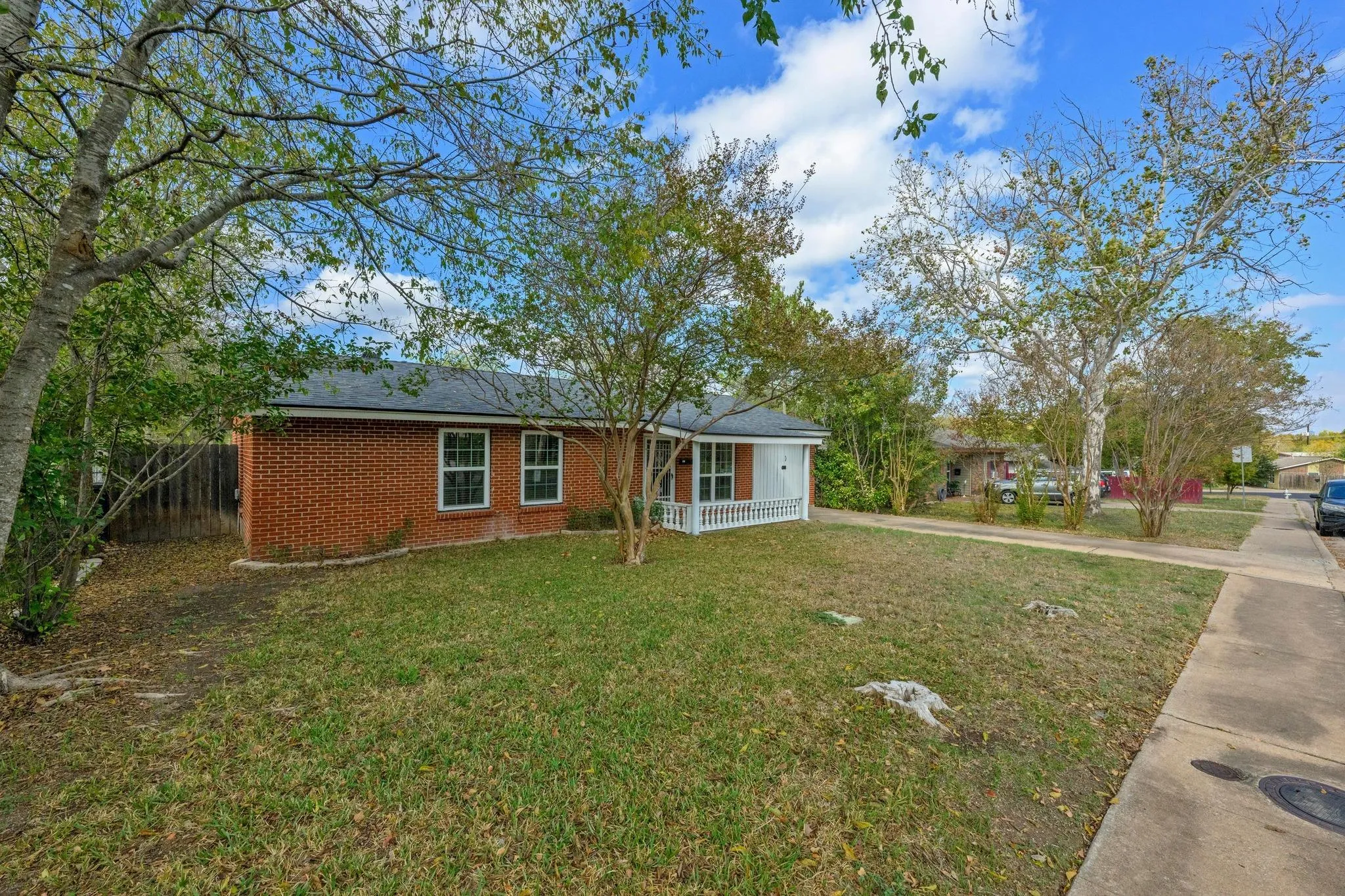 Photo 2 of 5704 CEDARDALE DR