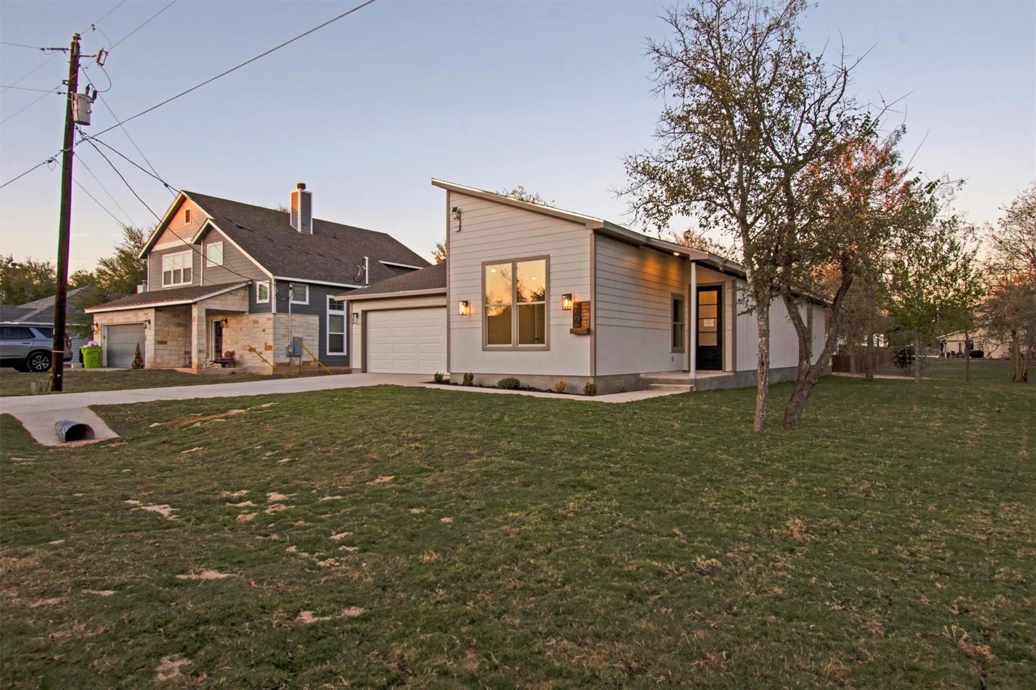 Photo 3 of 346 NENE LN