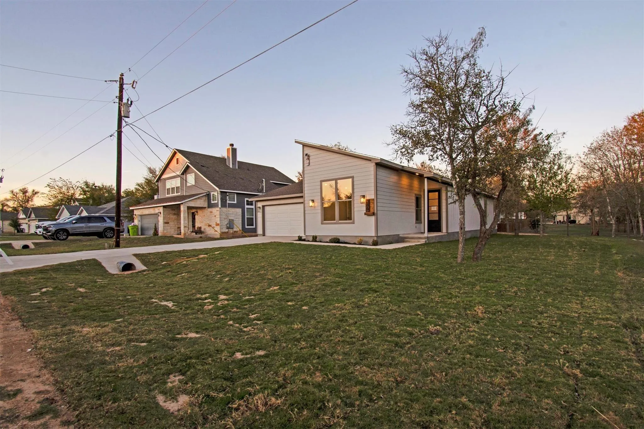 Photo 5 of 346 NENE LN
