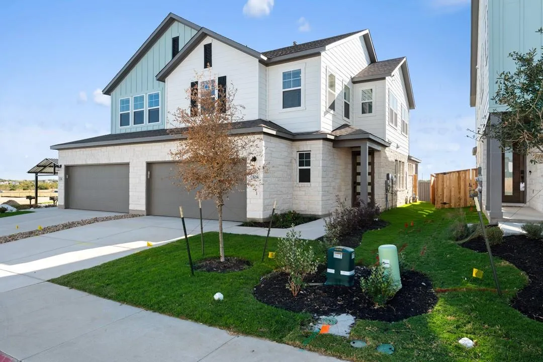 Photo 3 of 308 EMERIE WAY