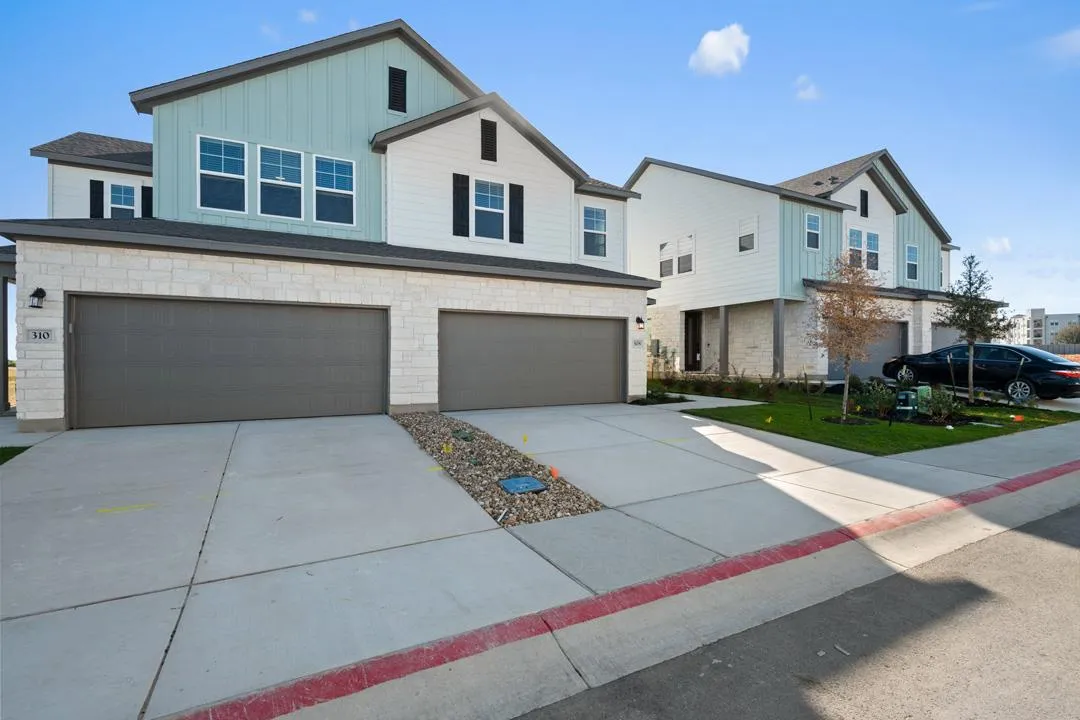 Photo 2 of 308 EMERIE WAY