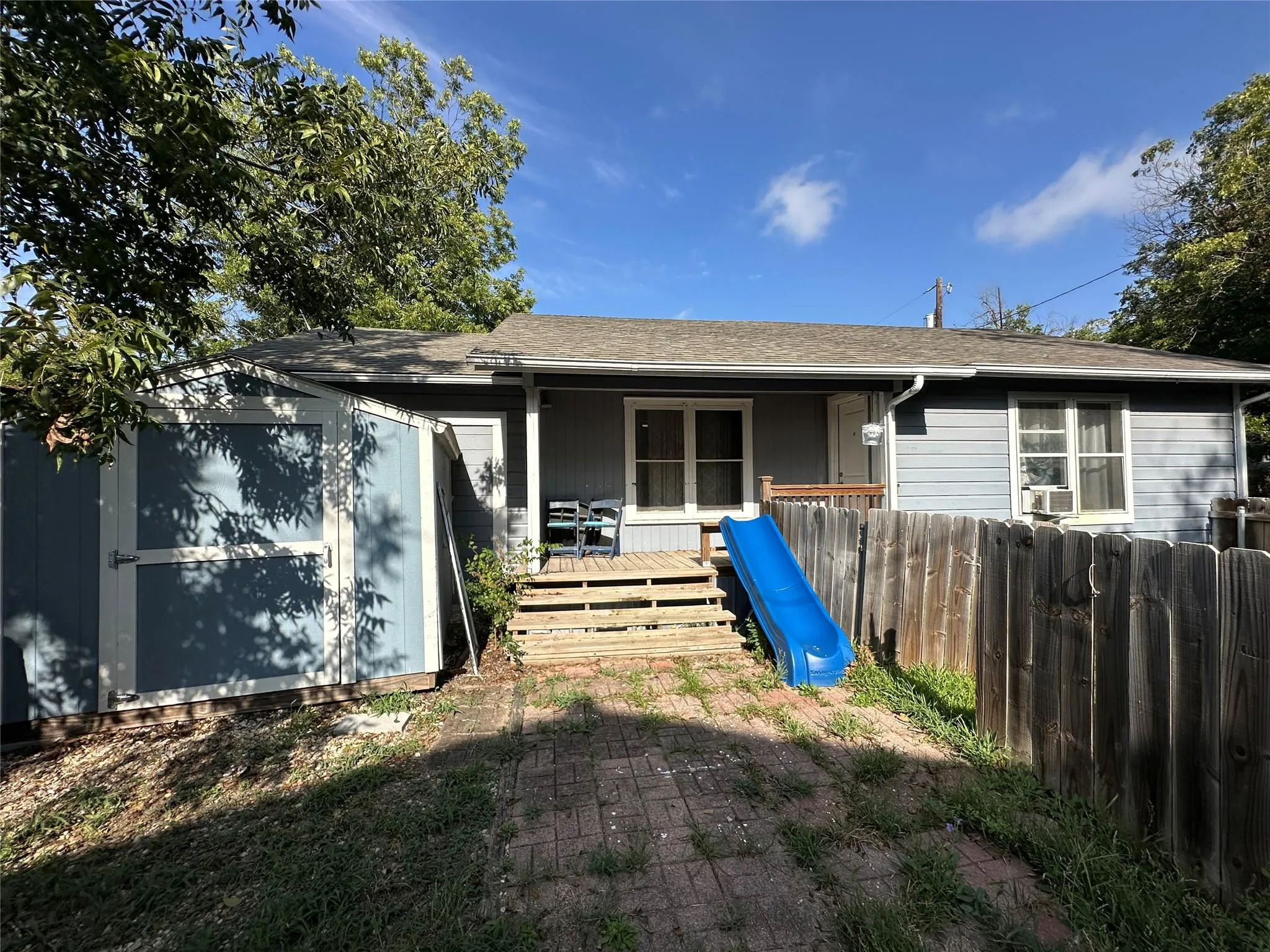 Photo of 102 W MESQUITE ST #B, Granger, TX, 76530