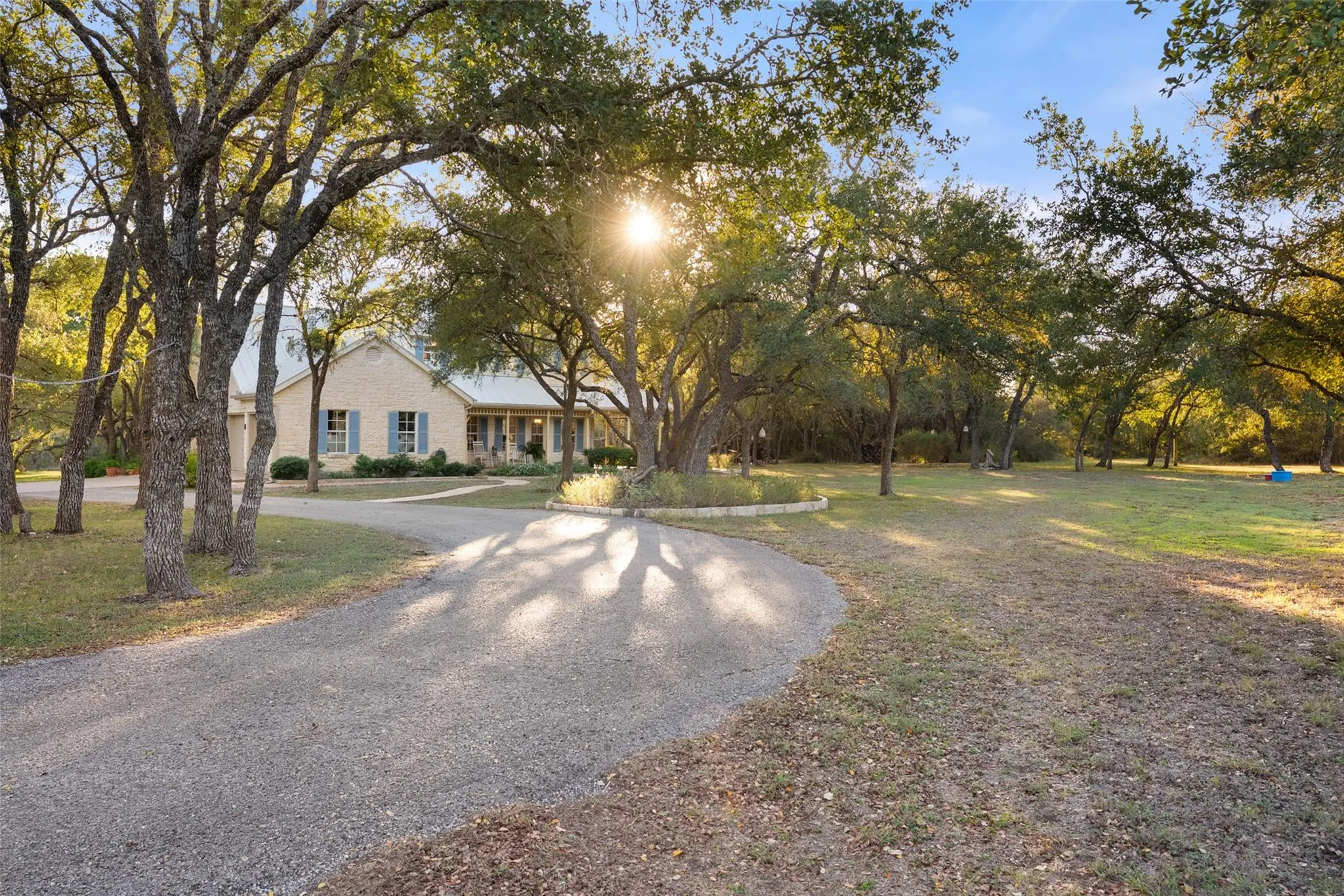 Photo 3 of 301 CRYSTAL MEADOWS DR