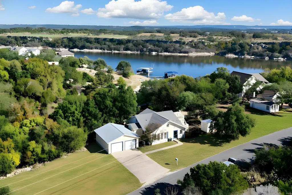 Photo of 1025 LAKE SHORE DR, Spicewood, TX, 78669