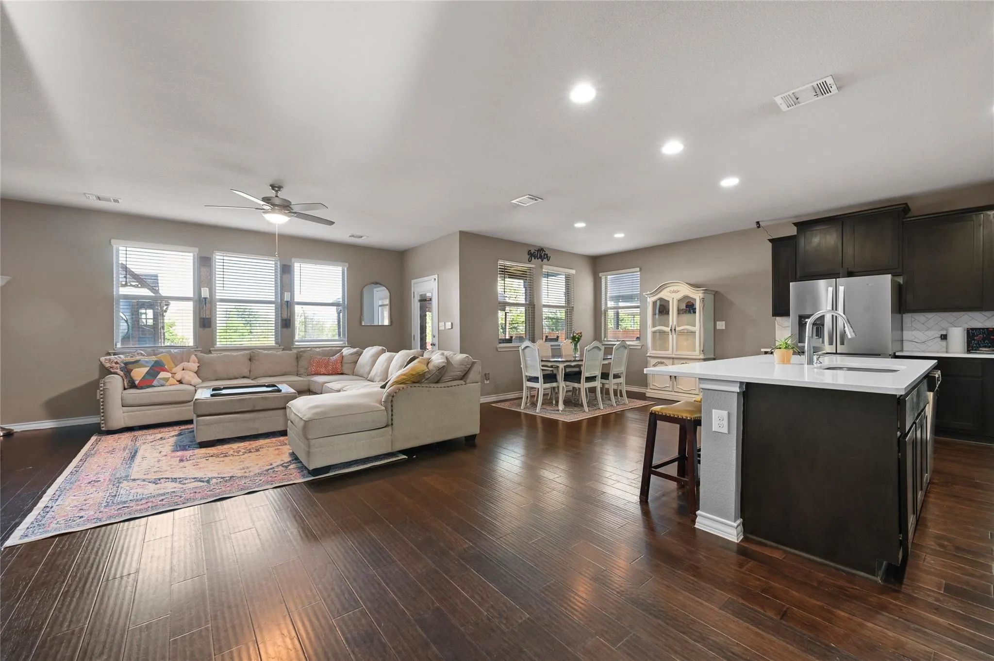 Photo 3 of 160 THORNLESS CIR