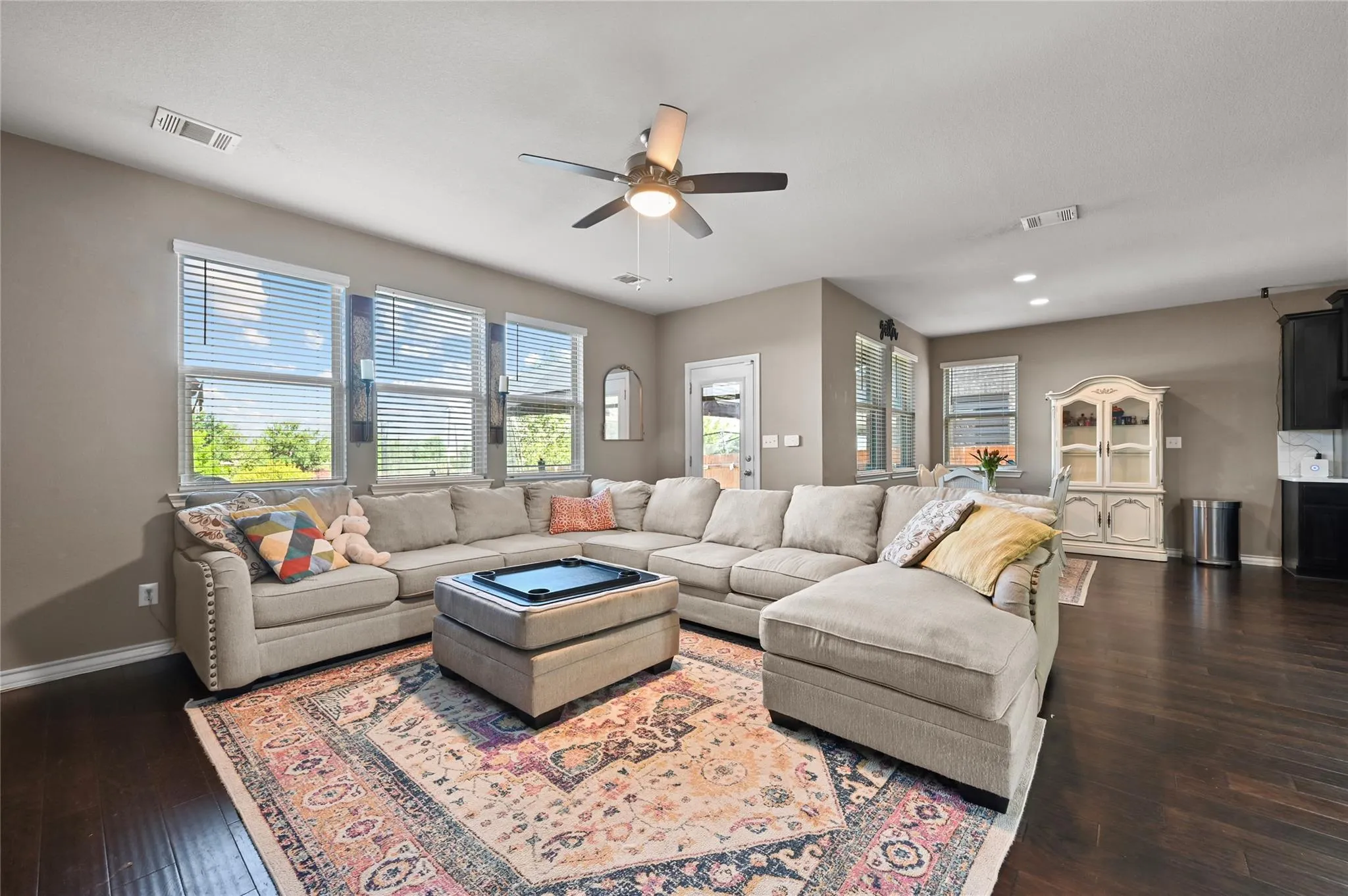 Photo 2 of 160 THORNLESS CIR
