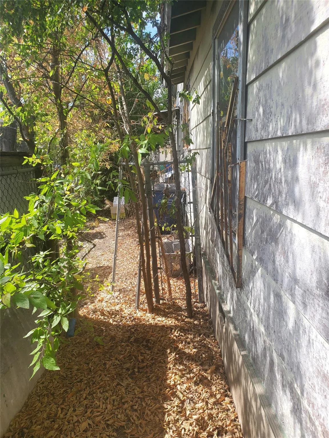 Photo 4 of 1805 MCKINLEY AVE