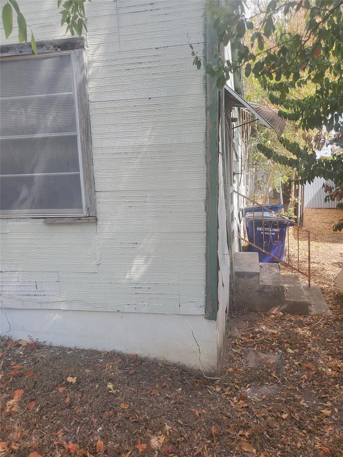 Photo 5 of 1805 MCKINLEY AVE