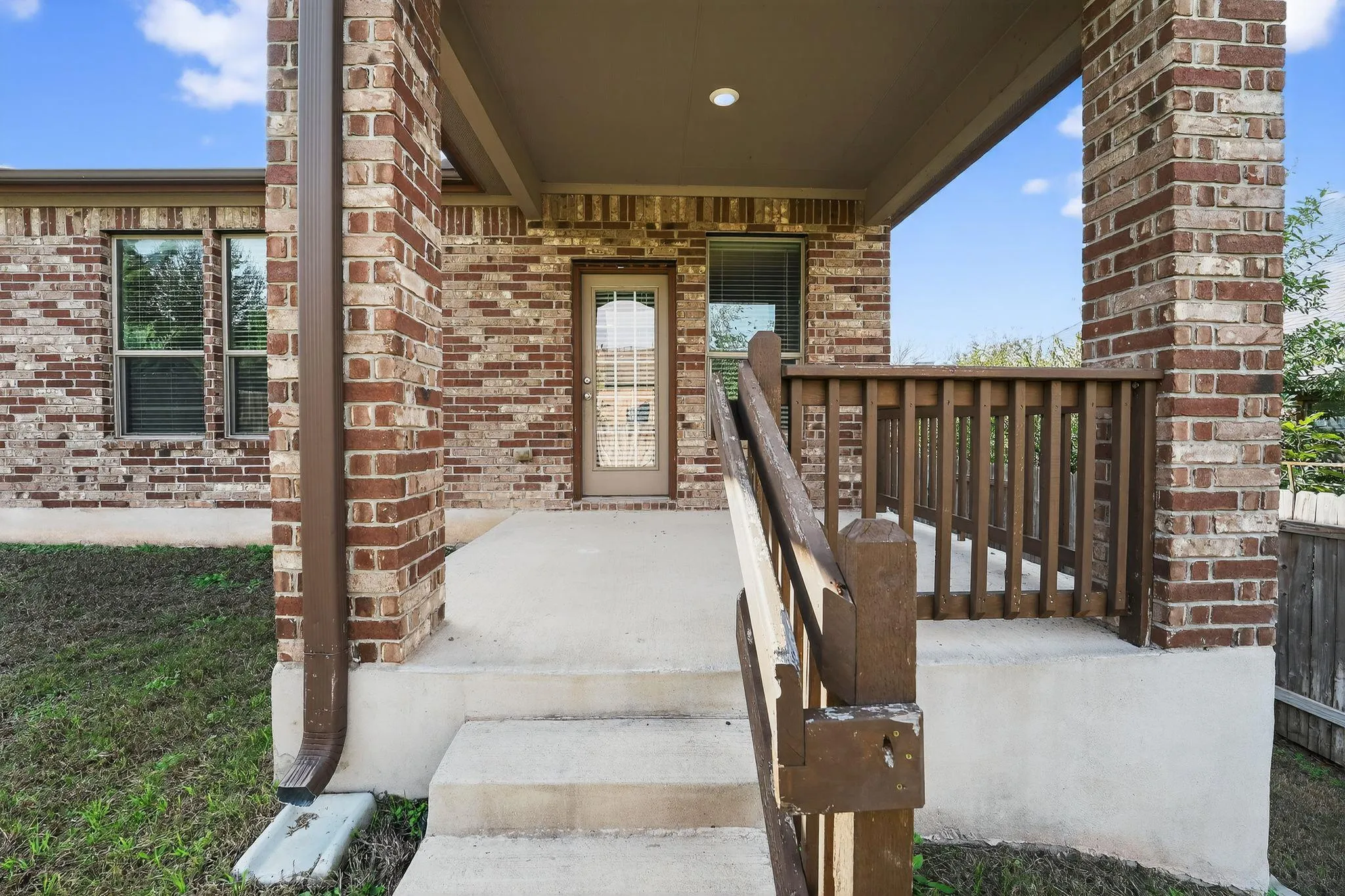 Photo 5 of 3040 FREEMAN PARK DR