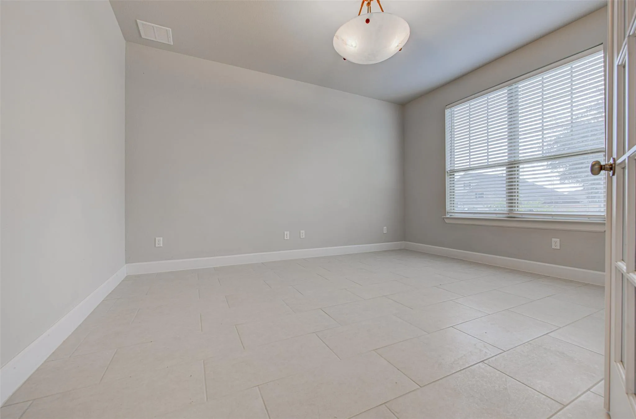 Photo 5 of 316 BUFFALO RIDGE DR