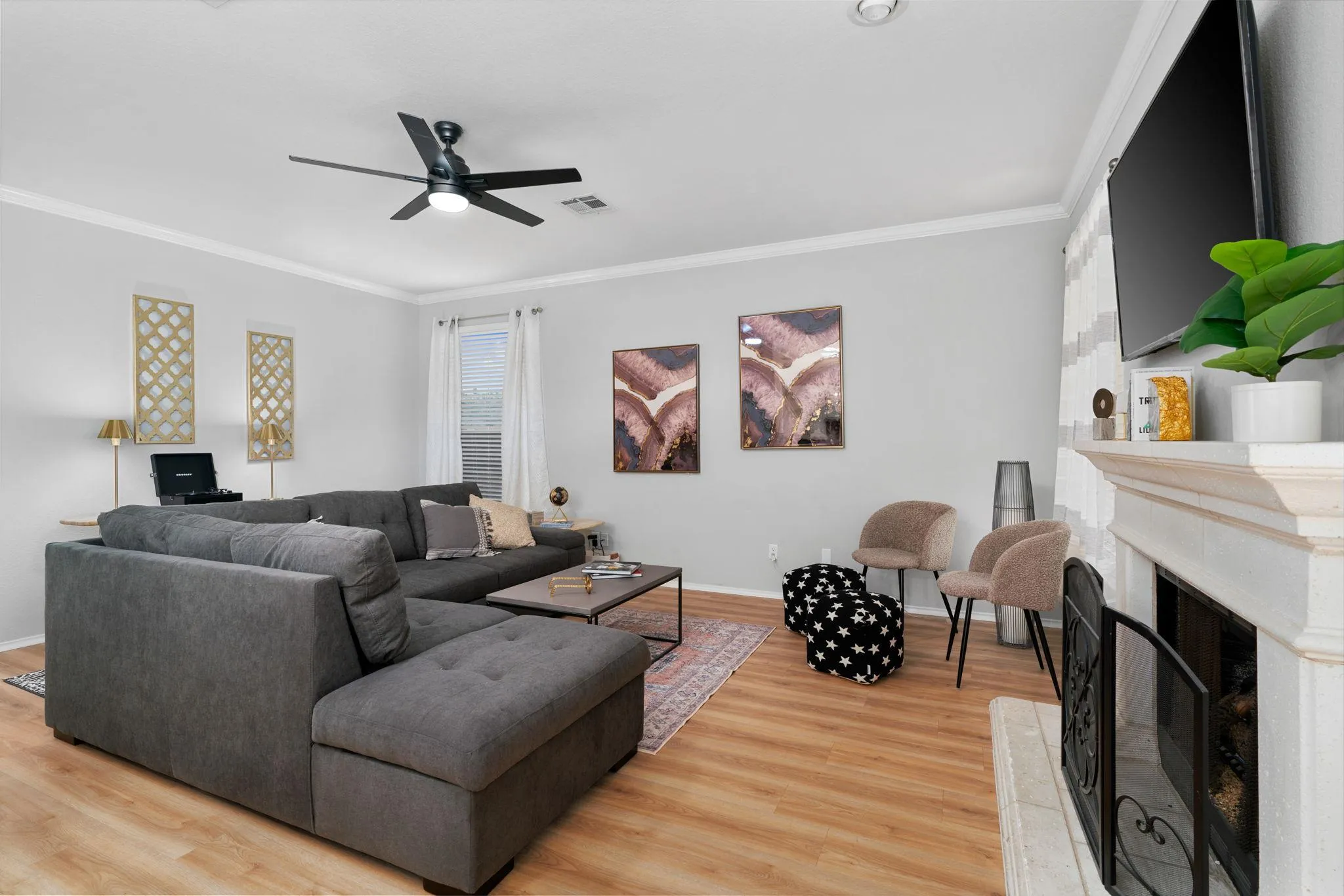Photo 5 of 807 CLARENCE BOHLS LN