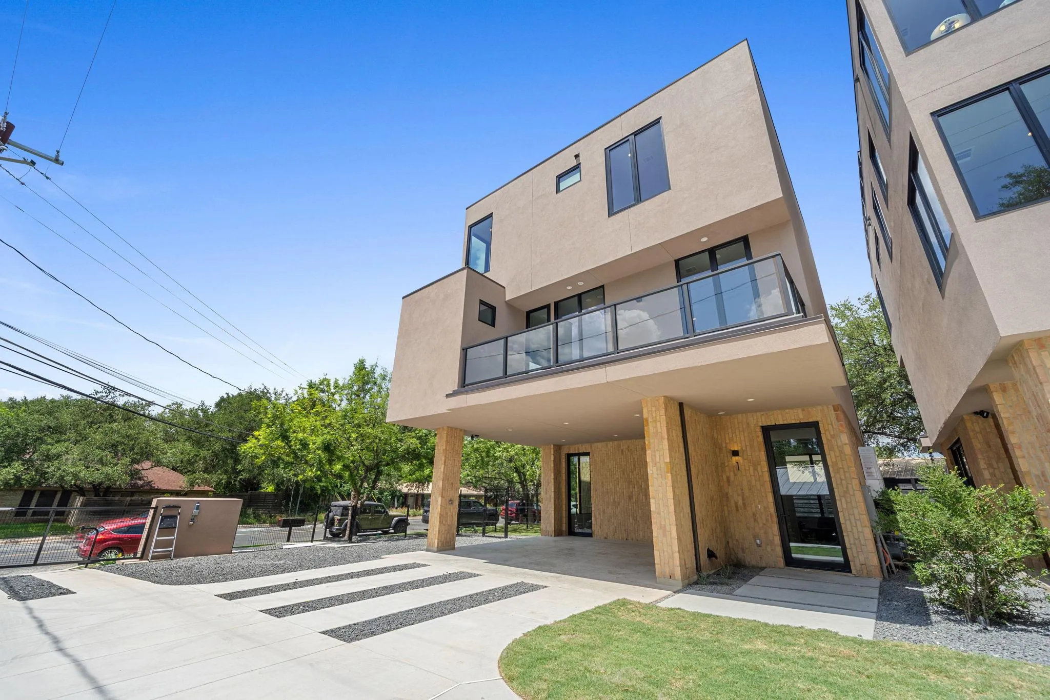 Photo 3 of 1403 BARTON HILLS DR #1