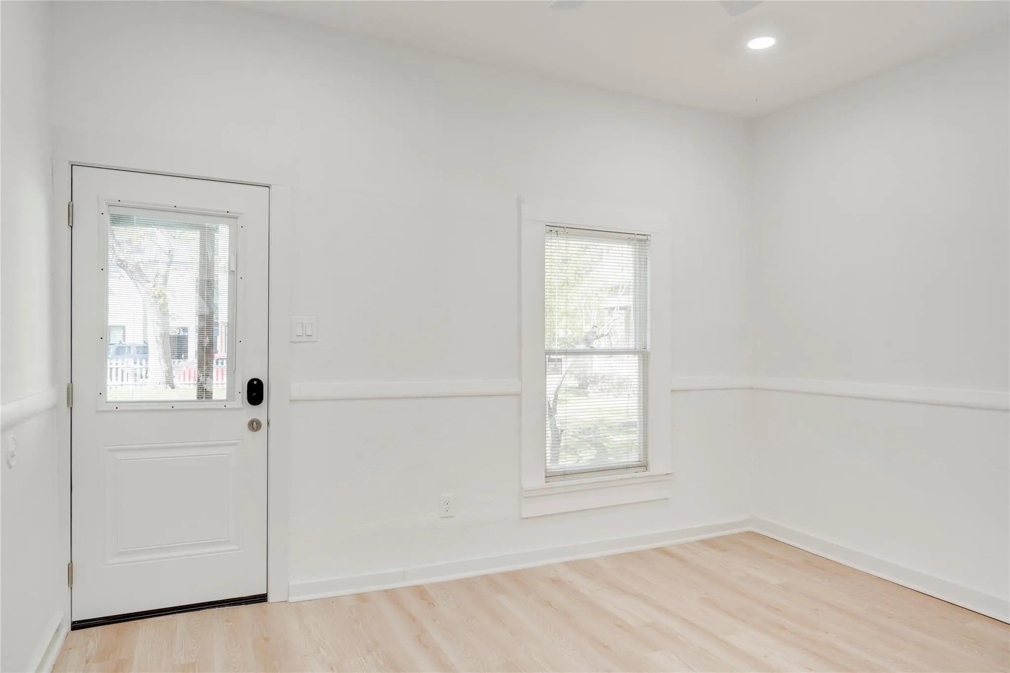 Photo 3 of 81 SAN MARCOS ST #B