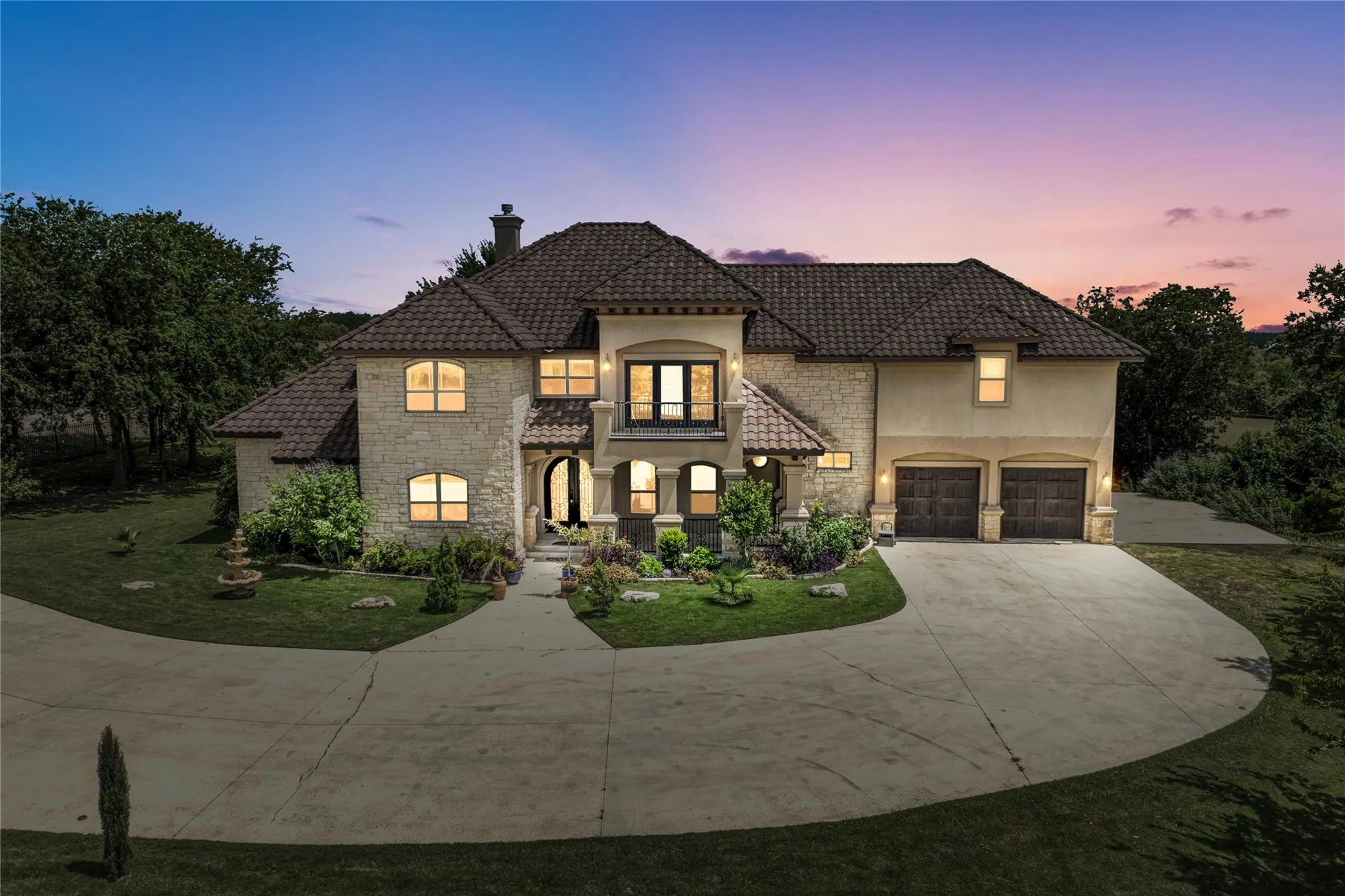 Photo of 104 SPRING VALLEY ST, Hutto, TX, 78634