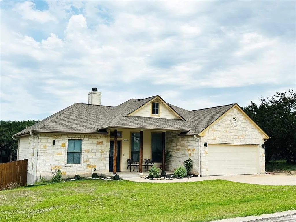 Photo 3 of 18401 LAKELAND DR