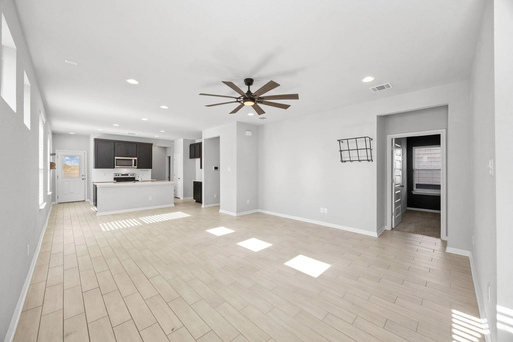 Photo 5 of 225 UNFORGIVEN LN