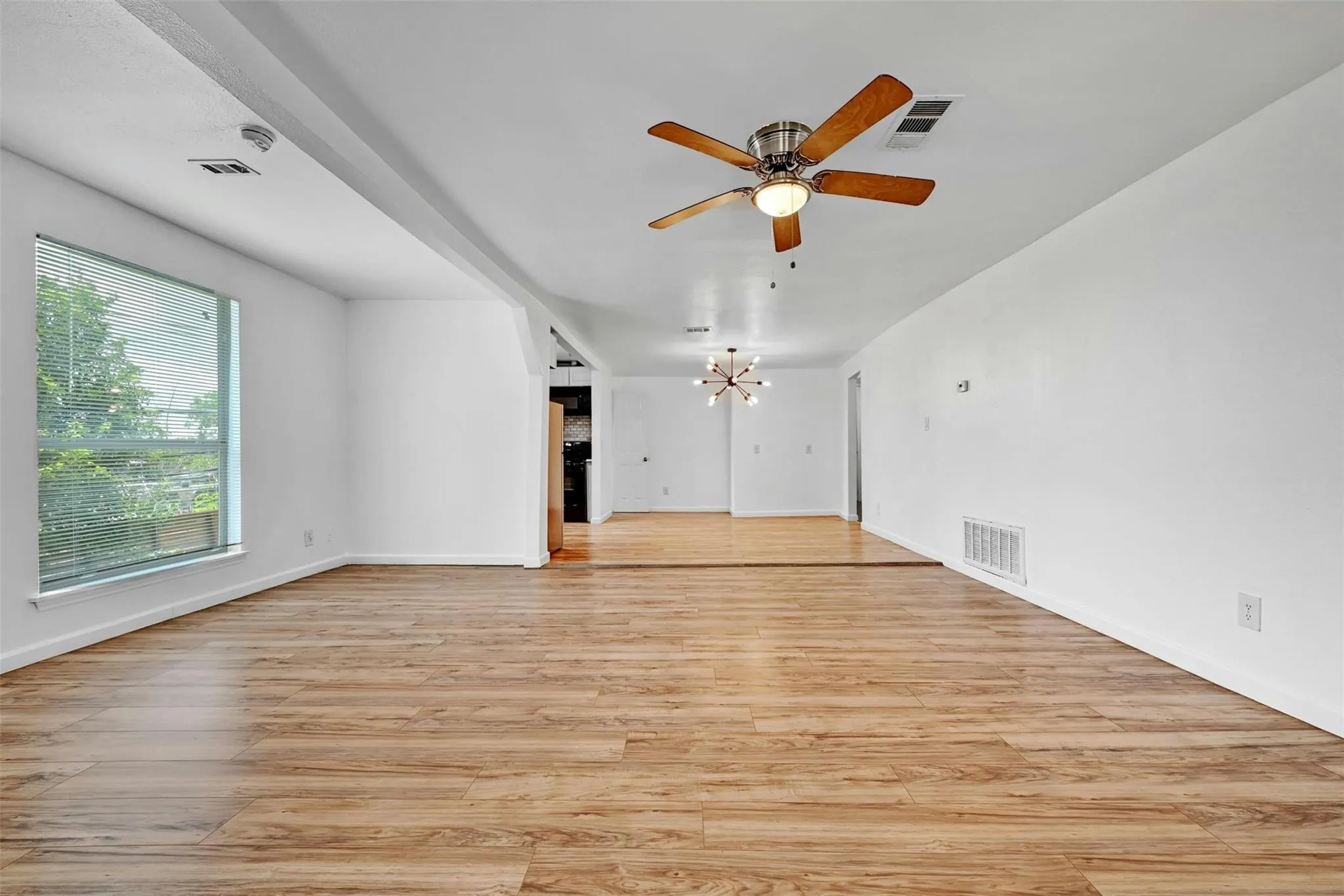 Photo 5 of 1200 WALNUT AVE