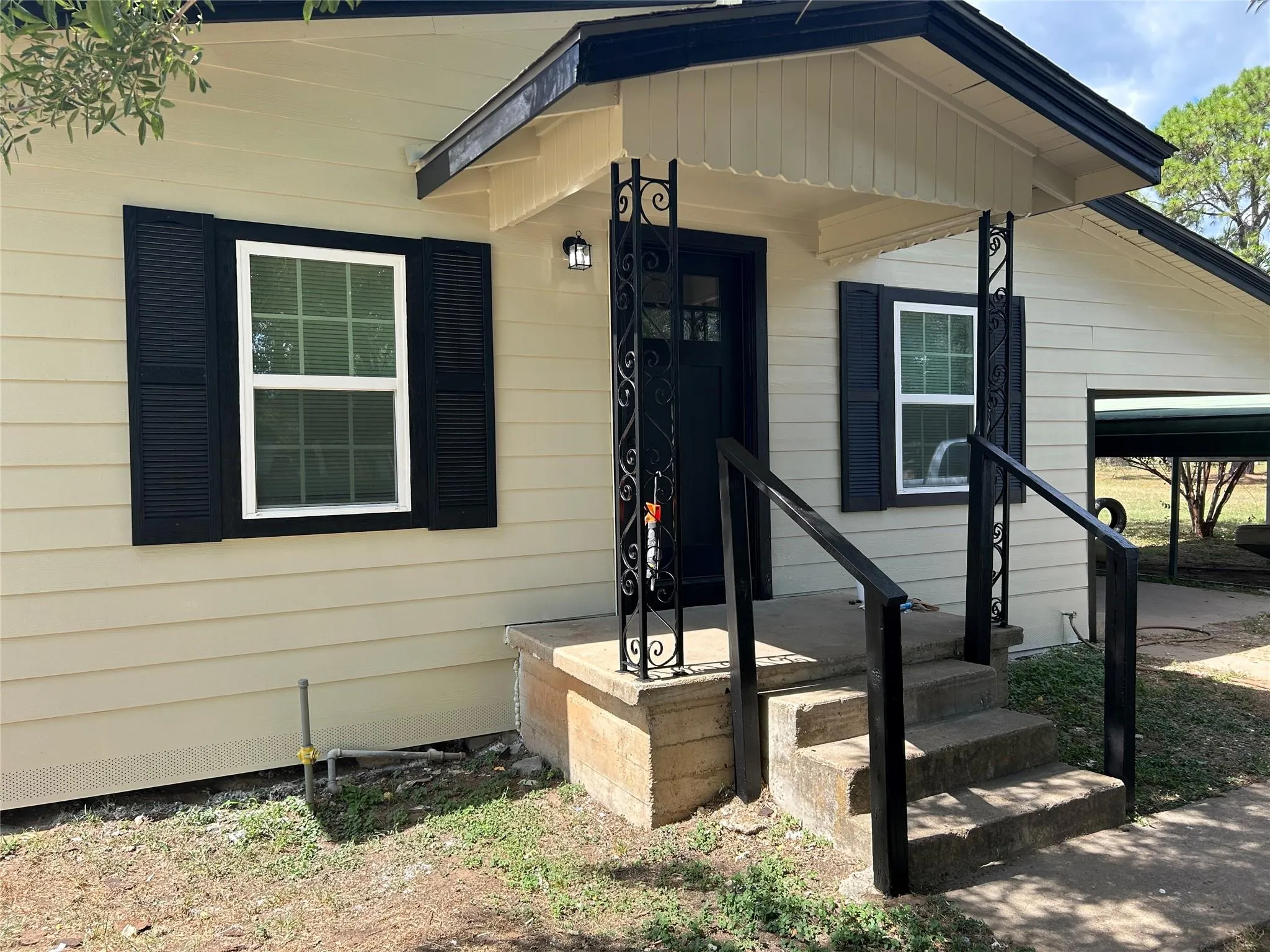 Photo of 317 WEBB ST, Smithville, TX, 78957