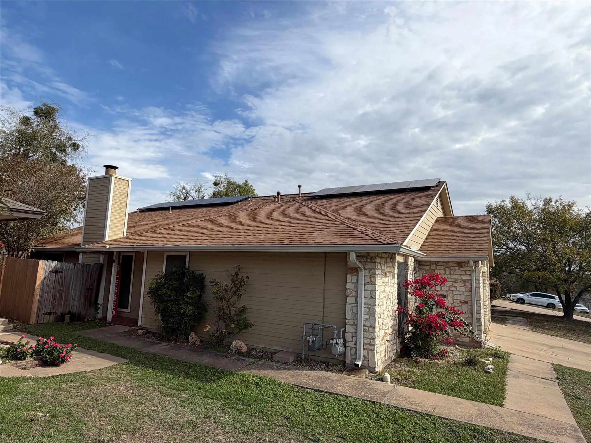 Photo 2 of 1910 MARGALENE WAY