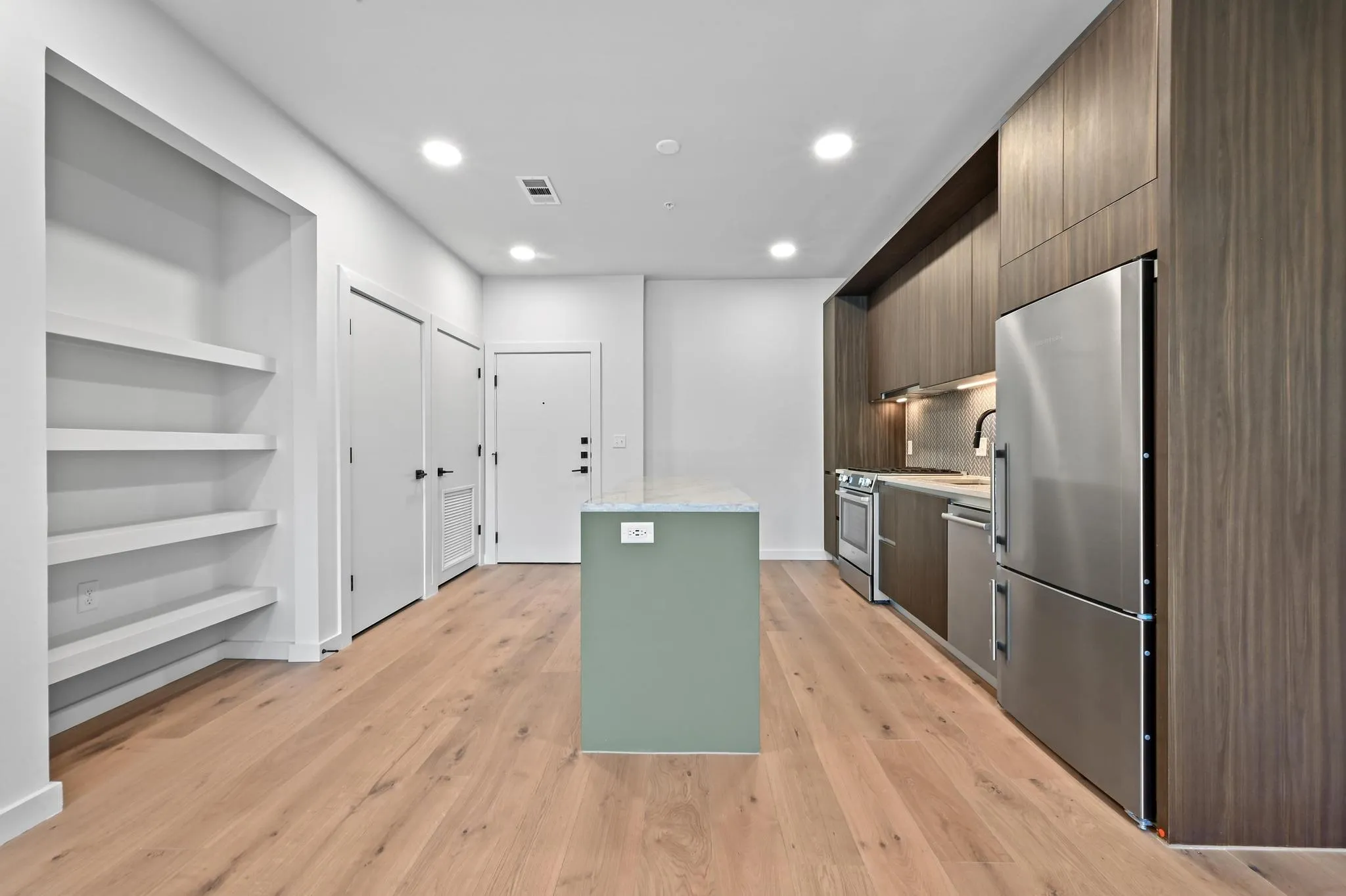 Photo 4 of 2209 S 1ST ST #218