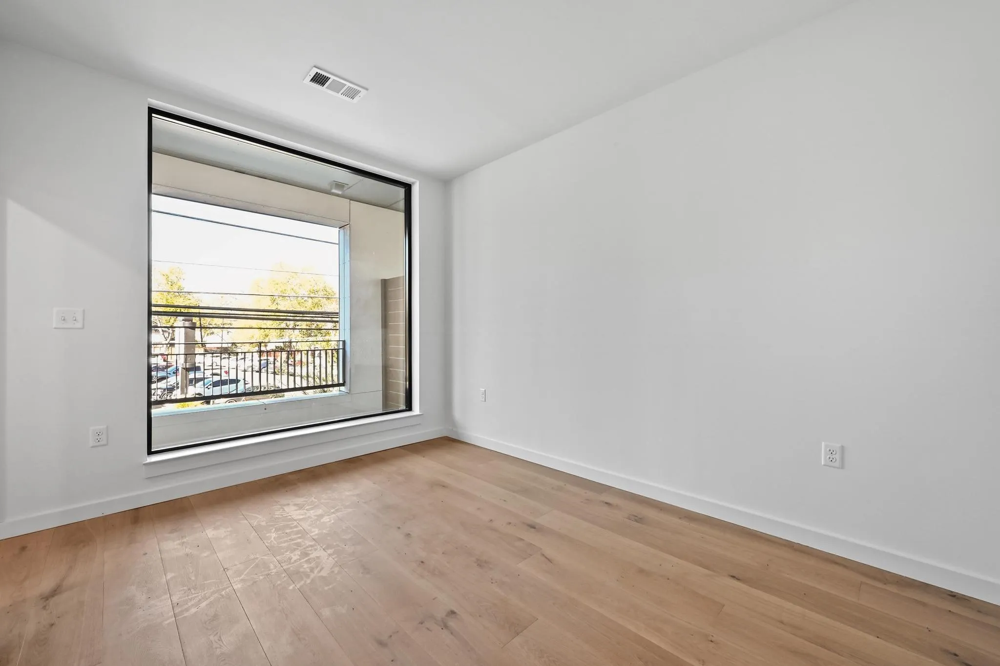 Photo 3 of 2209 S 1ST ST #218