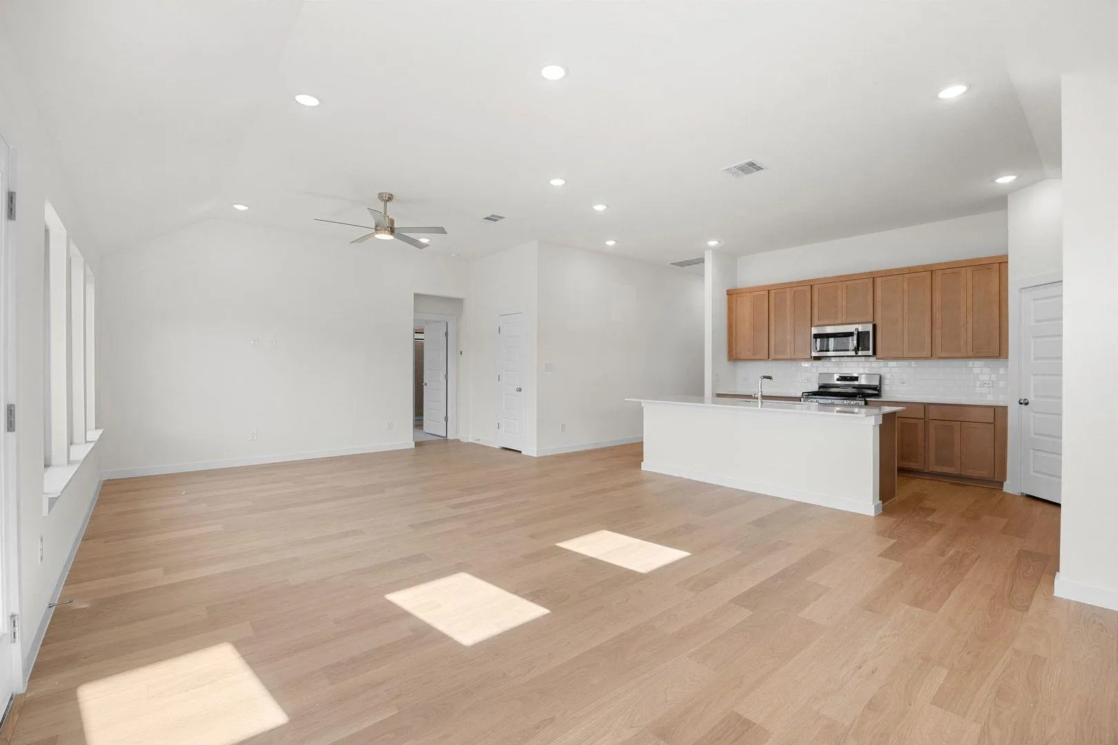 Photo 5 of 109 DIVISADERO DR
