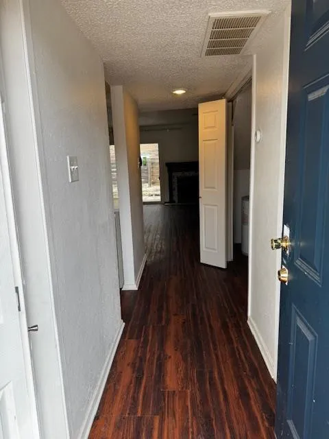 Photo 4 of 2018 W RUNDBERG LN #6C