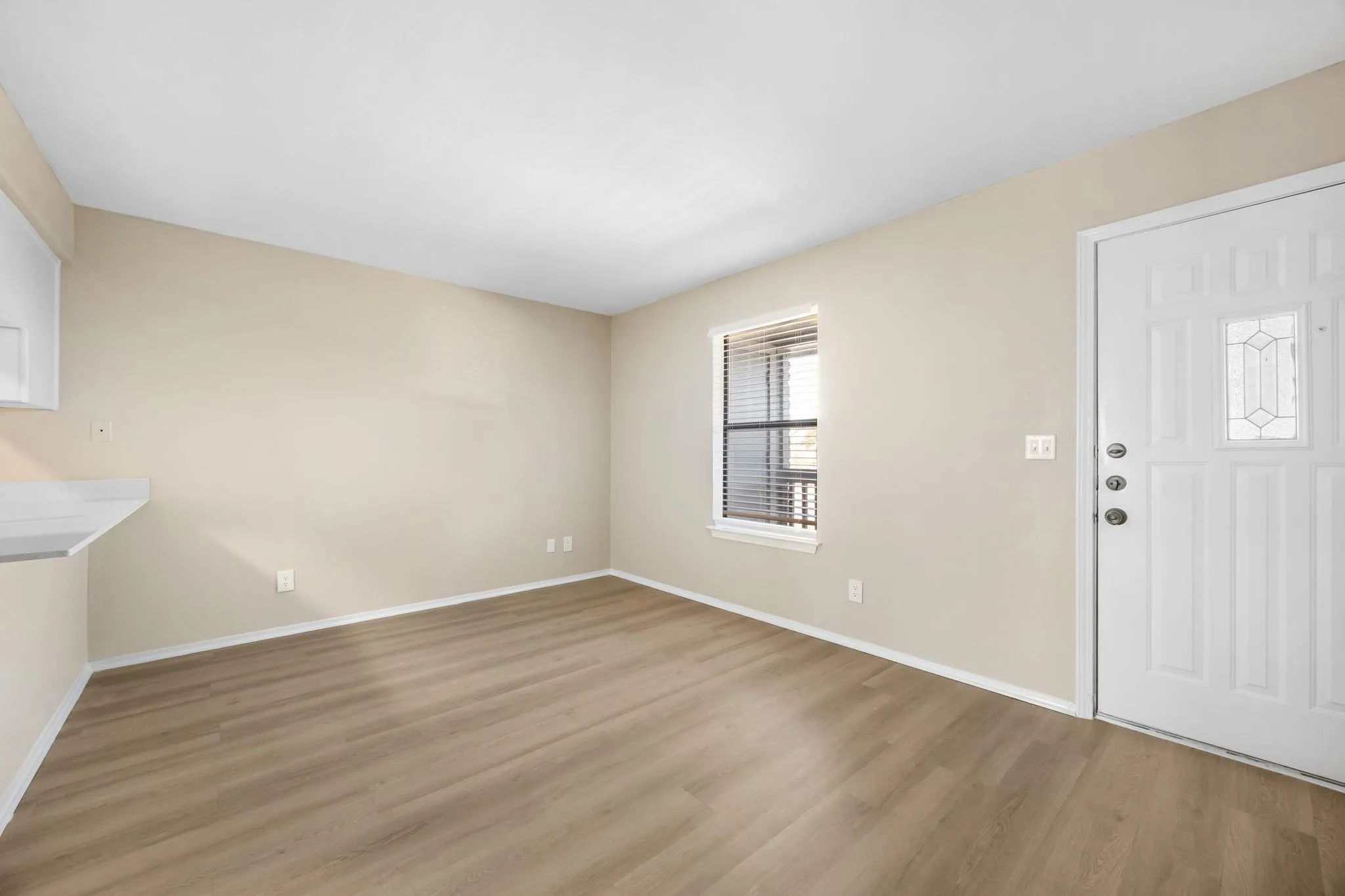 Photo 3 of 3012 WHISPER OAKS LN #J
