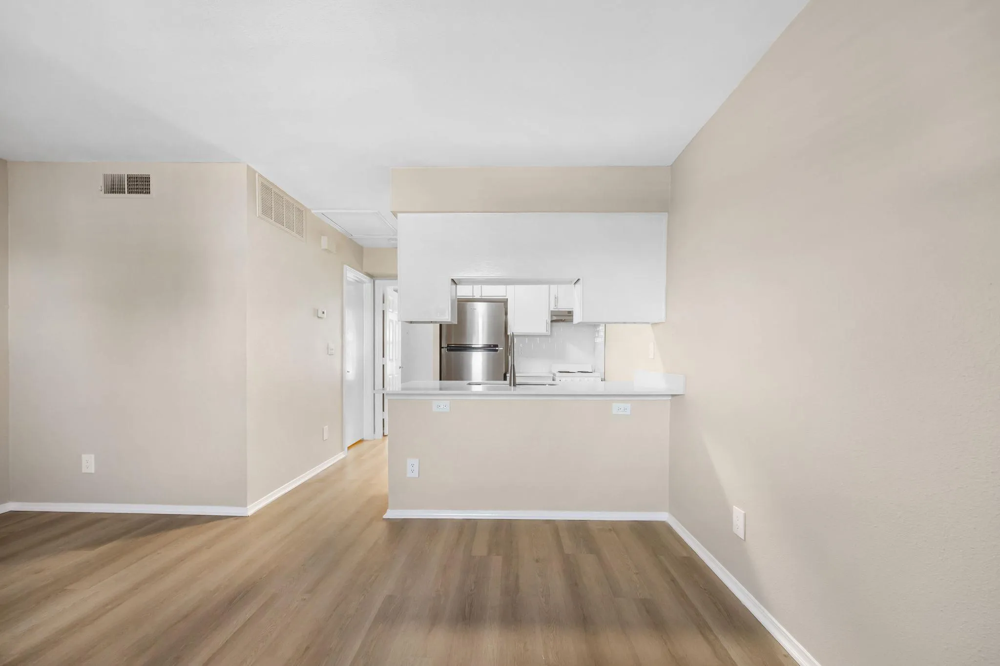 Photo 5 of 3012 WHISPER OAKS LN #J