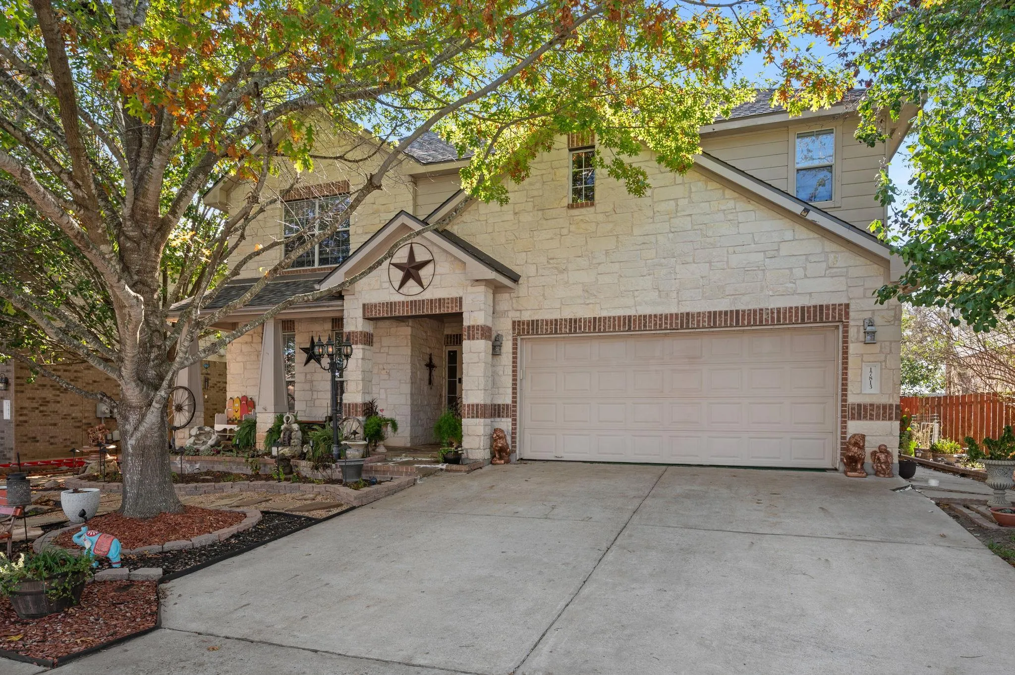 Photo 2 of 17813 FLORIBUNDAS LN