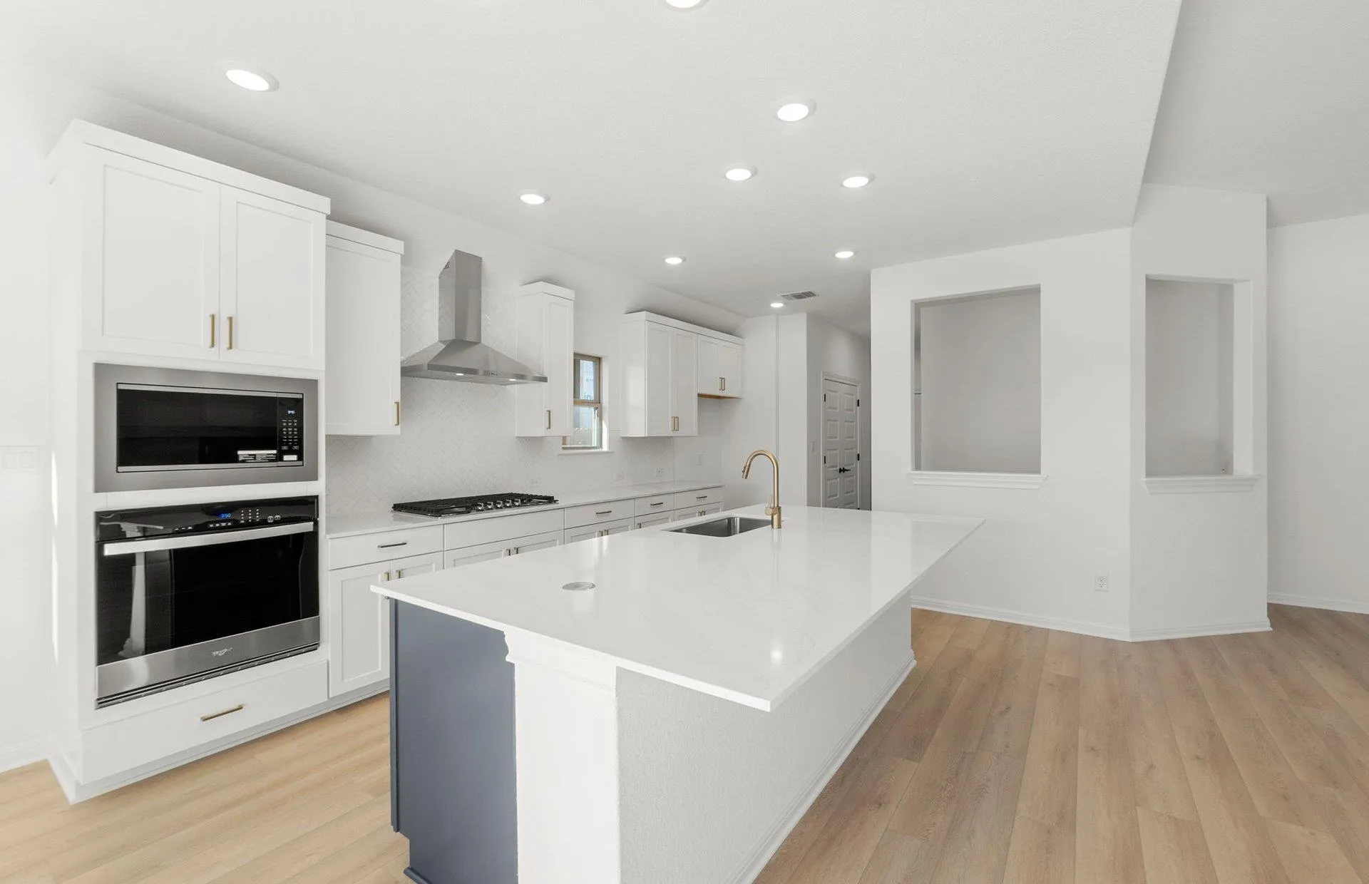 Photo 5 of 121 KESWICK ST