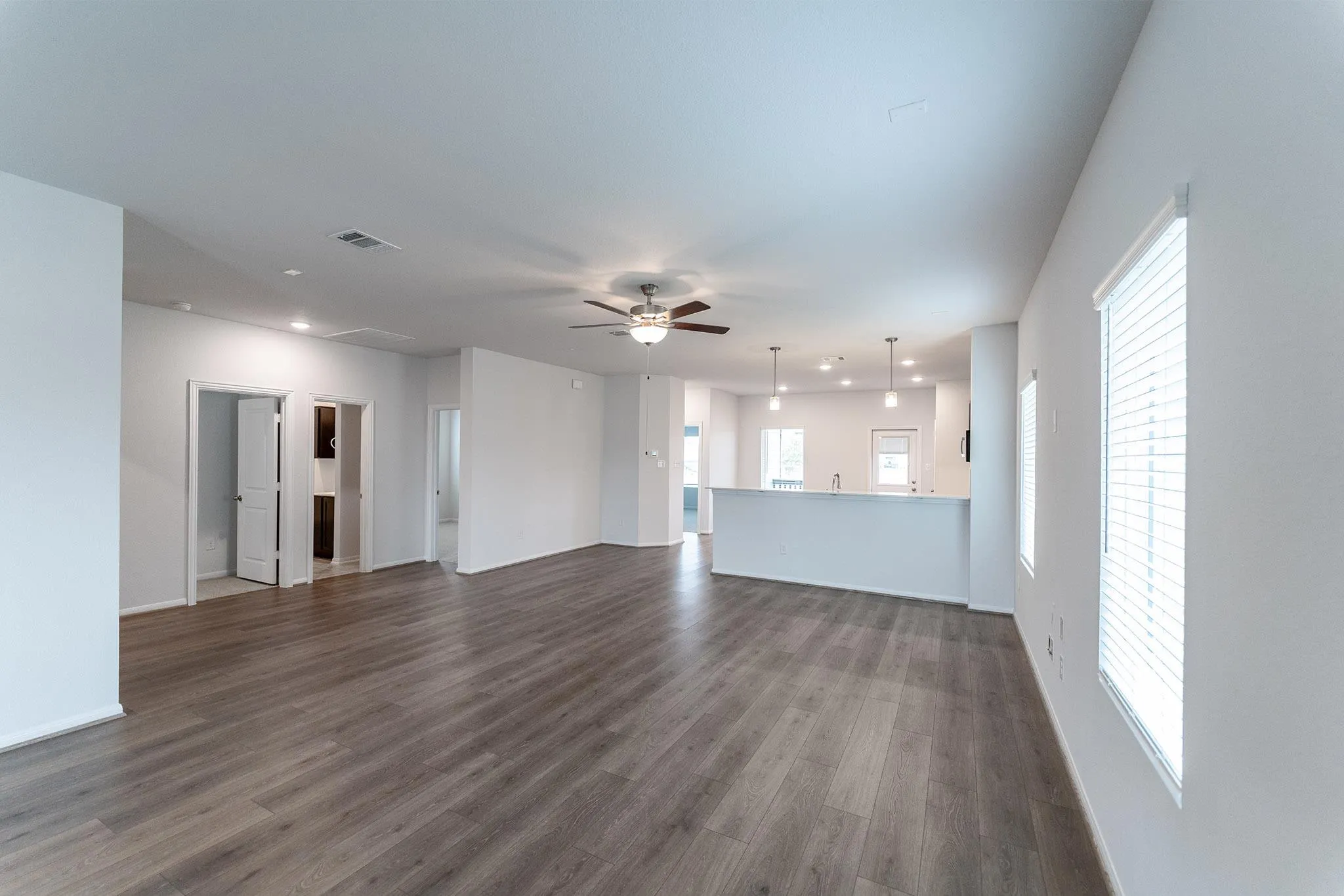 Photo 5 of 531 YELLOWSTONE DR