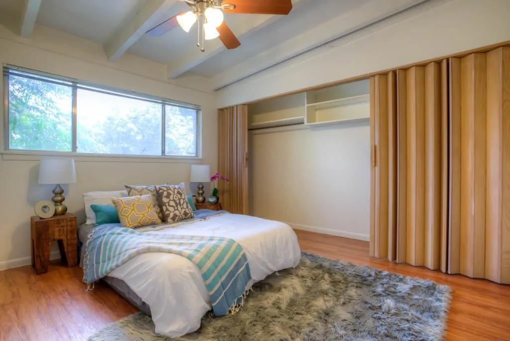 Photo 3 of 3011 WHITIS AVE #107