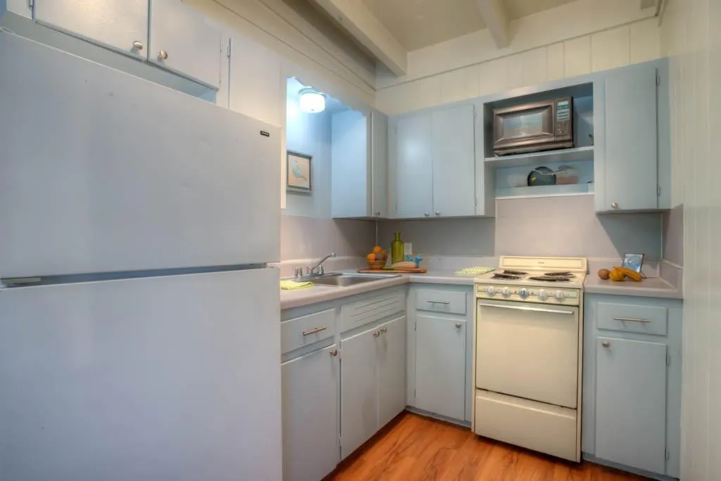 Photo 2 of 3011 WHITIS AVE #107